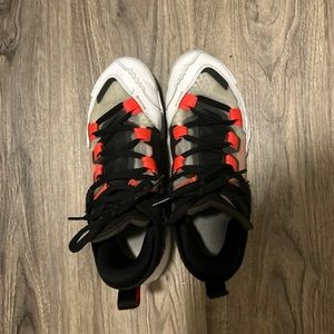 Nike basketball ball shoes, almost perfect condition